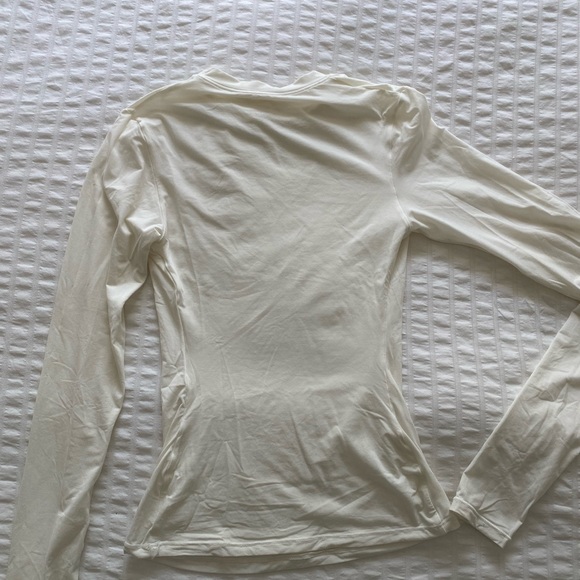 SKIMS Fits Everybody Longsleeve - Picture 6 of 6